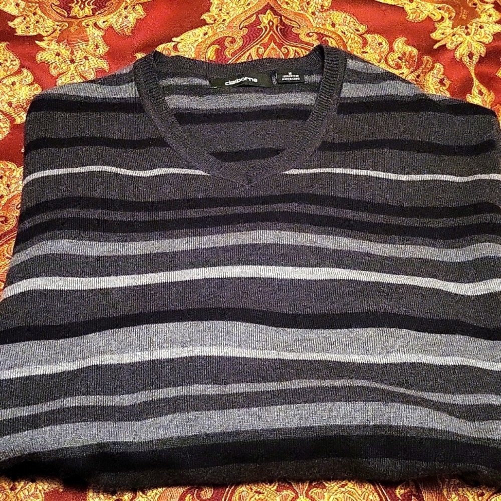 Claiborne for men V-NECK pull over sweater